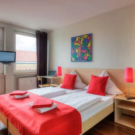 Meininger Zentrum מלון 3*